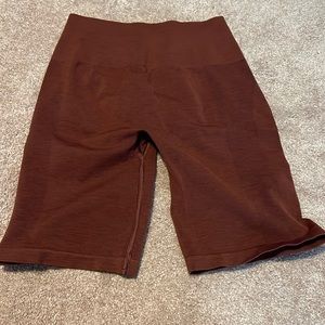 Alphalete Amplify Biker Shorts Size M - Copper